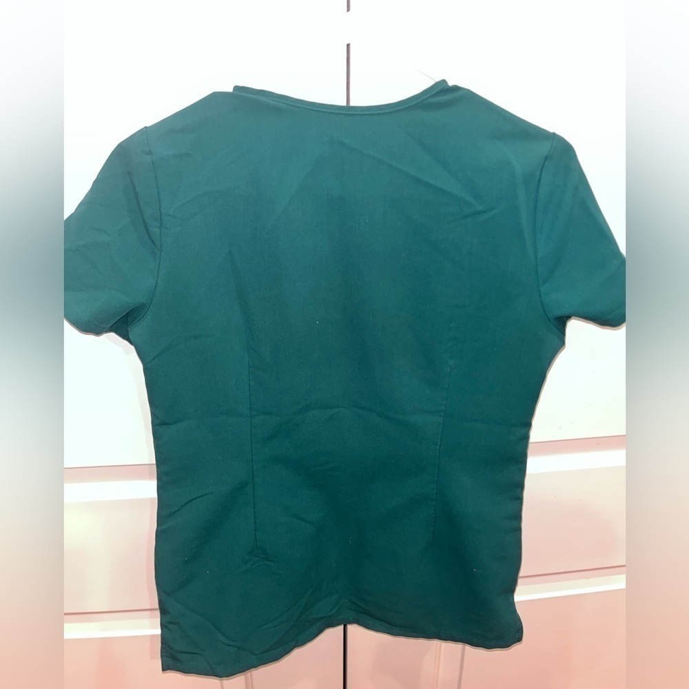 Limited Edition Figs Womens Hunter Green Casma Scrub Top XXS - Picture 4 of 4